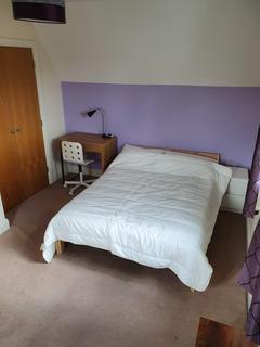 6 bedroom house share to rent - Warren Close