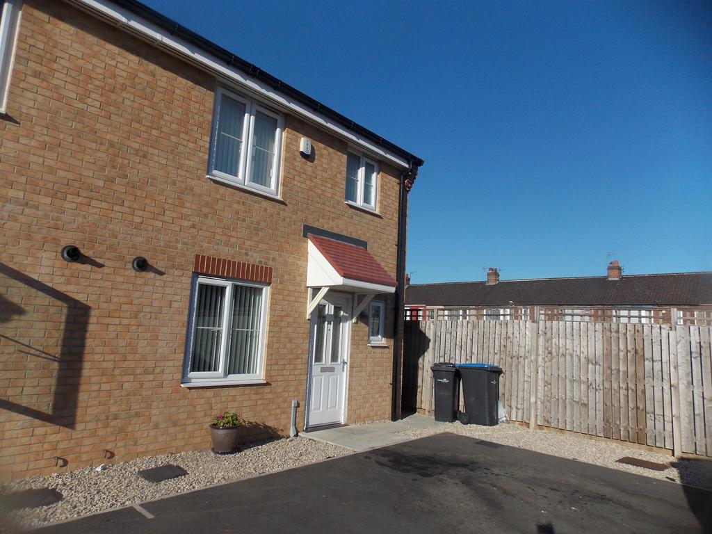 Bridgewater Court, Middlesbrough, TS4 2GE 3 bed semidetached house £