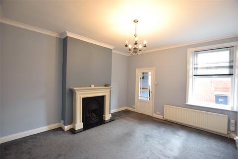 3 bedroom apartment to rent, Chesterwood Terrace, Bill Quay, NE10