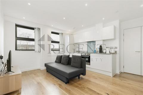 1 bedroom apartment to rent, Dolphin Bridge House, Rockingham Road, UB8