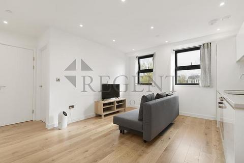 1 bedroom apartment to rent, Dolphin Bridge House, Rockingham Road, UB8