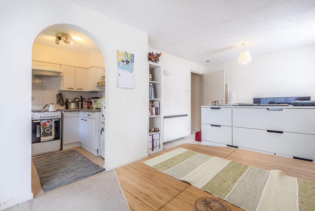 Dining/kitchen