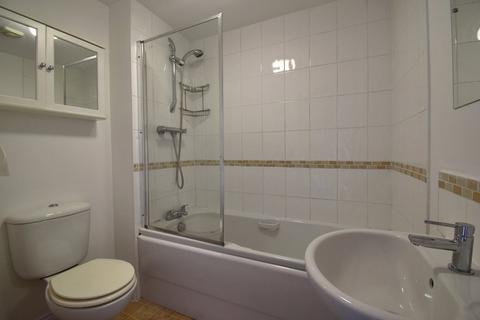 2 bedroom apartment to rent, Dundee Gardens, Basingstoke, RG22