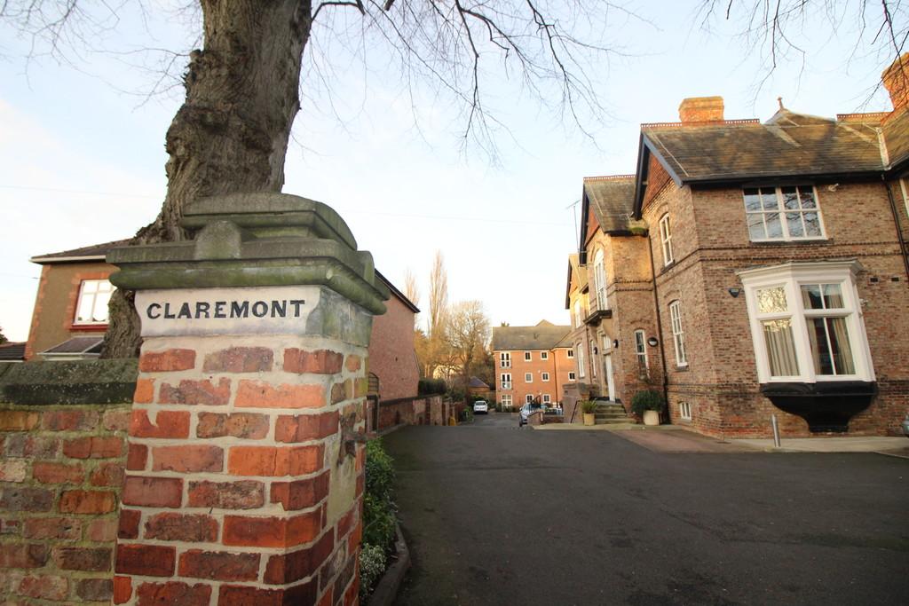 Claremont Villas, Trinity Road, Darlington 2 bed apartment £650 pcm