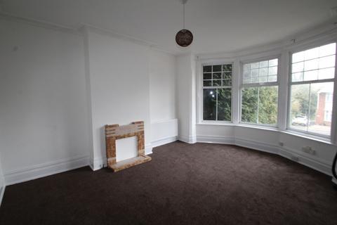 Studio to rent, Stoneygate Road, Leicester