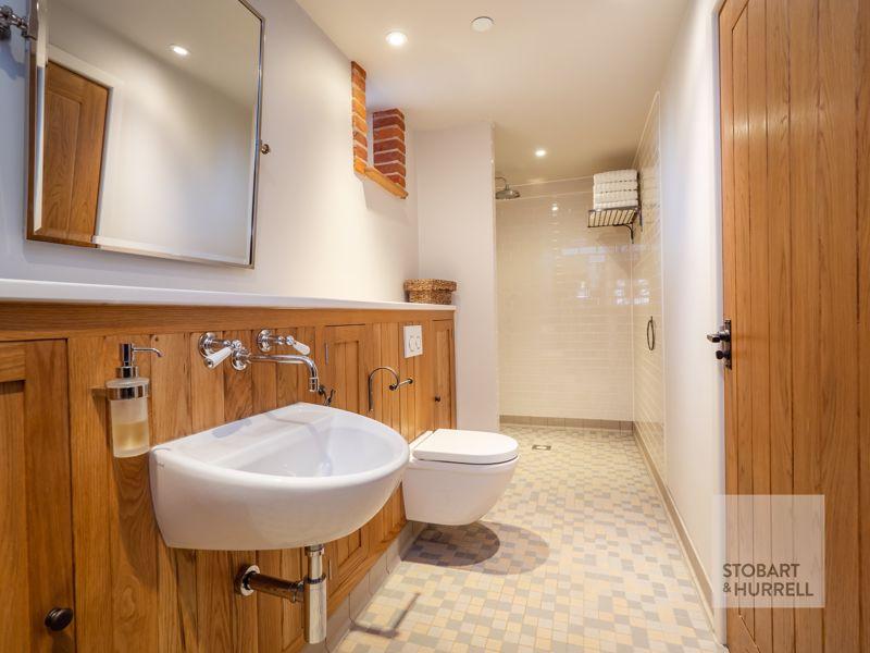 En Suite Bathroom