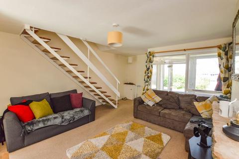 3 bedroom end of terrace house to rent - Hollows Close, Salisbury