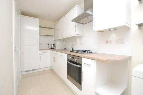 4 bedroom end of terrace house to rent - DRAKES AVENUE