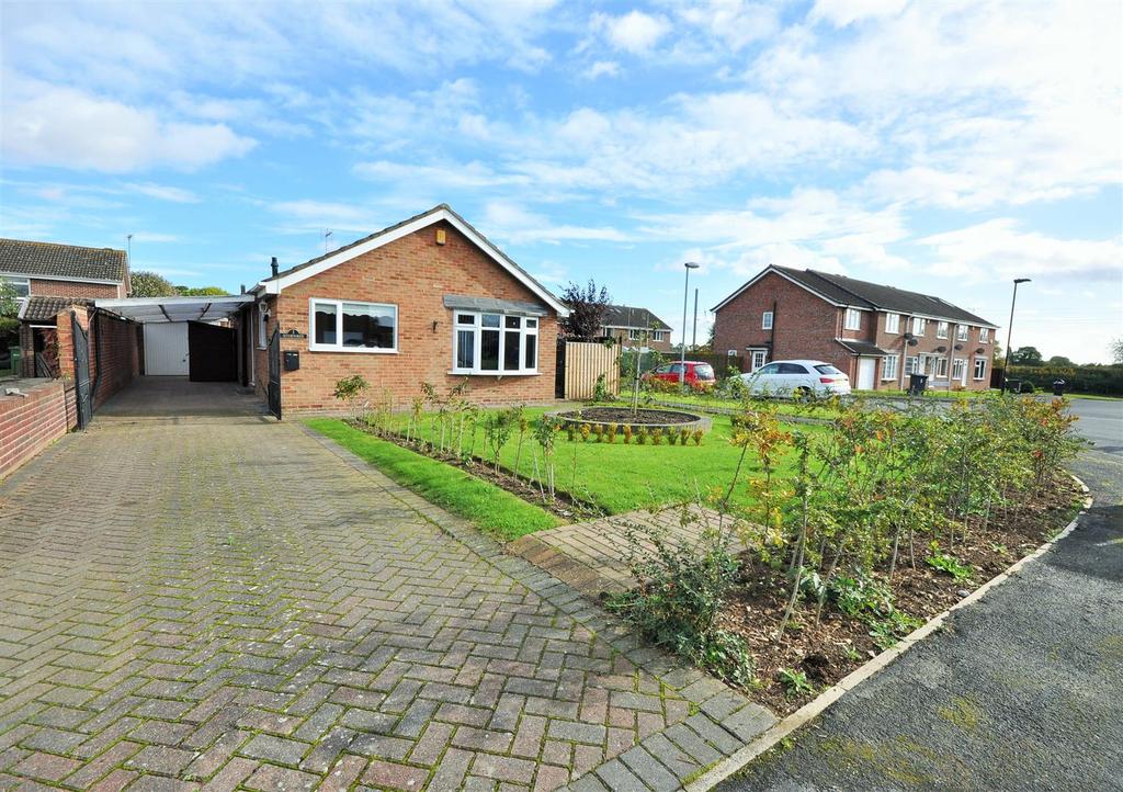 Thatchers Croft, Copmanthorpe, York 2 bed detached bungalow £795 pcm