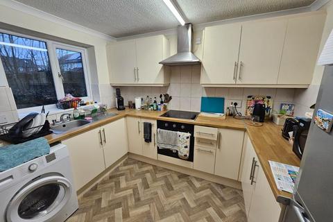 3 bedroom semi-detached house to rent, Cooks Close, Bristol