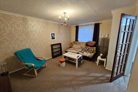 3 bedroom semi-detached house to rent, Cooks Close, Bristol
