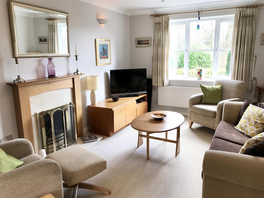 Norwich Drive, Telford, TF3 2NS 4 bed house £230,000