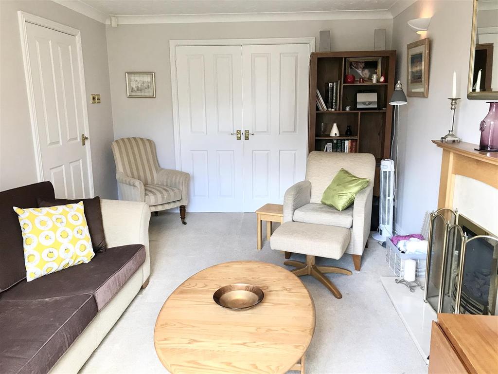 Norwich Drive, Telford, TF3 2NS 4 bed house £230,000