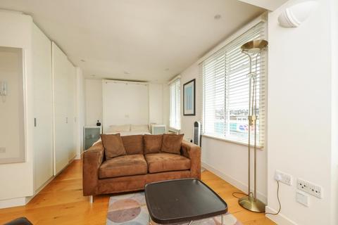Apartment to rent - Richmond,  Surrey,  TW9