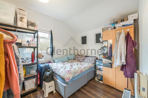 3 bedroom flat to rent, Townmead Road, Fulham, London SW6