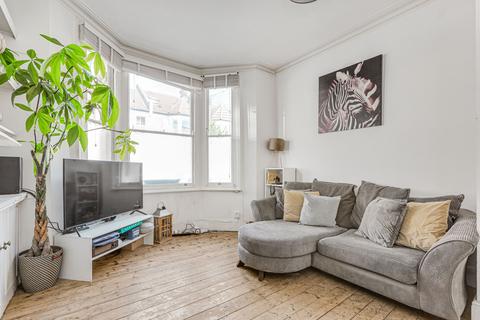 2 bedroom flat to rent, Bronsart Road, Fulham, London