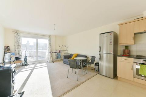 1 bedroom apartment to rent, Hudson House, Station Approach