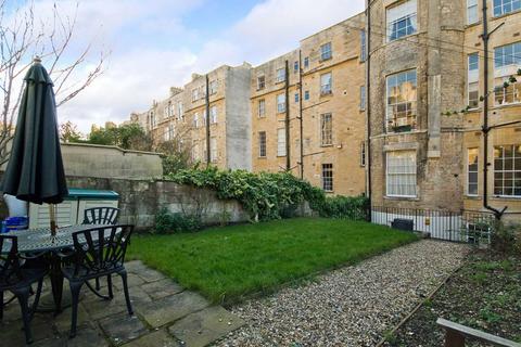 3 bedroom apartment to rent, Cavendish Place