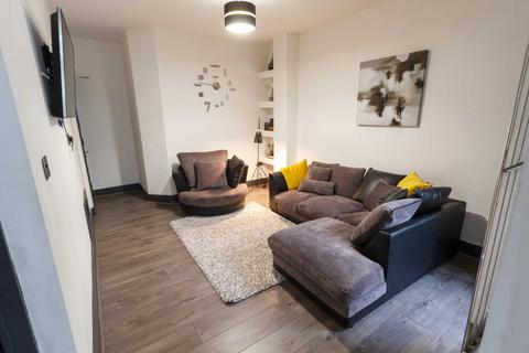 6 bedroom house share to rent, Toft Street, Kensington