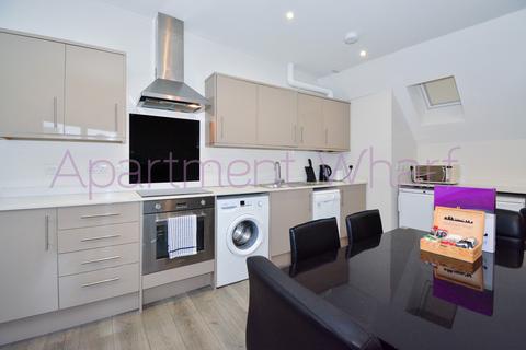 1 bedroom in a flat share to rent, A Manilla Street    (Canary Wharf), London, E14