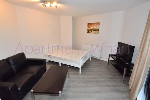 1 bedroom in a flat share to rent, A Manilla Street    (Canary Wharf), London, E14