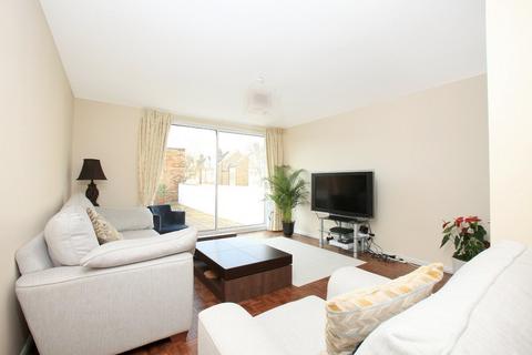 2 bedroom end of terrace house to rent, Thurleigh Road, Balham SW12