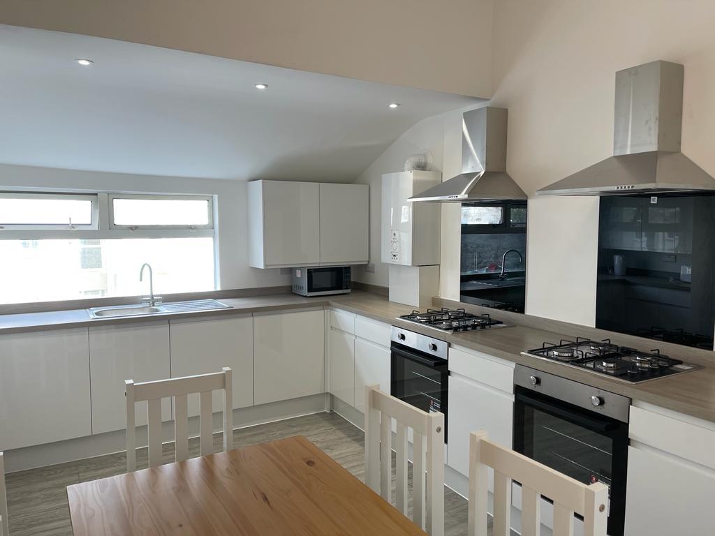 Egerton Road, Plymouth 7 bed house share £2,427 pcm (£560 pw)