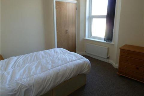3 bedroom flat to rent - FLAT 5 - Room 1, Ermington Terrace, Plymouth