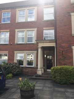 2 bedroom apartment to rent, 2 Bedroom Flat, Woolton, L25