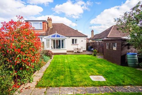 2 bedroom bungalow to rent - Irvington Close, Leigh-On-Sea