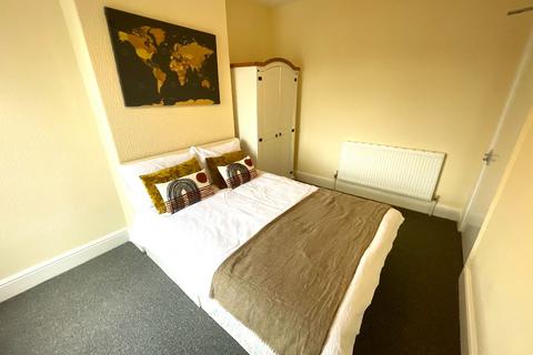 undefined, Room 4, 193 Brereton Avenue