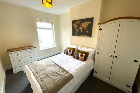 undefined, Room 4, 193 Brereton Avenue