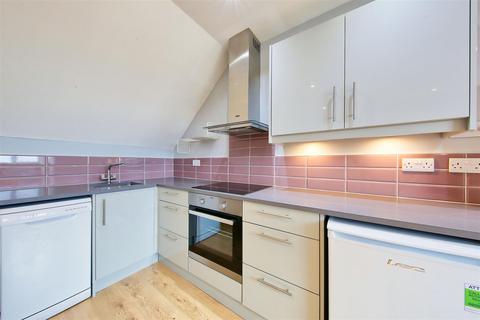 1 bedroom flat to rent, Magdalen Road, London
