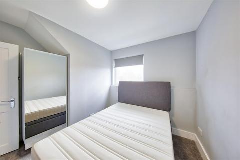 1 bedroom flat to rent, Magdalen Road, London
