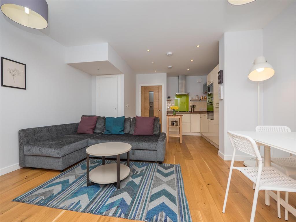 1e Mcdonald Place, Edinburgh, EH7 4NH 2 bed duplex £289,000