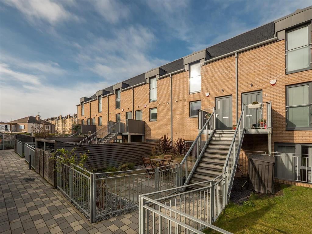 1e Mcdonald Place, Edinburgh, EH7 4NH 2 bed duplex £289,000
