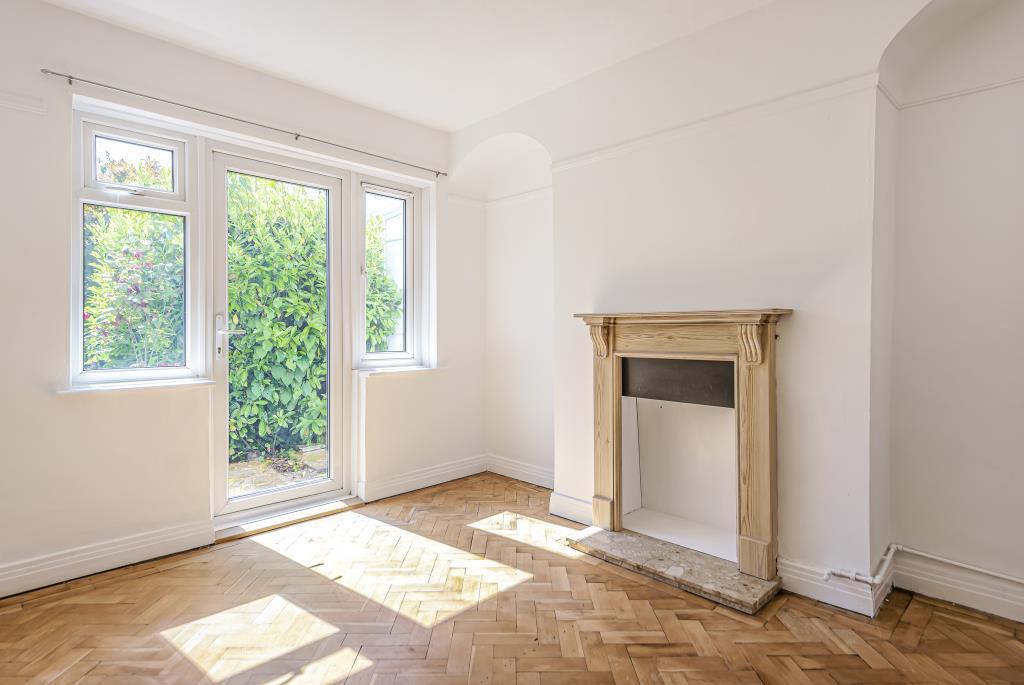 Ashridge Way, Sunbury On Thames, TW16 3 bed end of terrace house £
