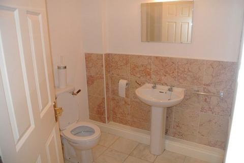 1 bedroom in a flat share to rent, 11-19 St James House , Priestgate, Peterborough, Cambridgeshire. PE1 1WJ