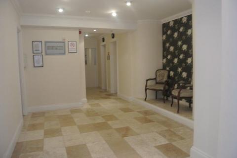 1 bedroom in a flat share to rent, 11-19 St James House , Priestgate, Peterborough, Cambridgeshire. PE1 1WJ
