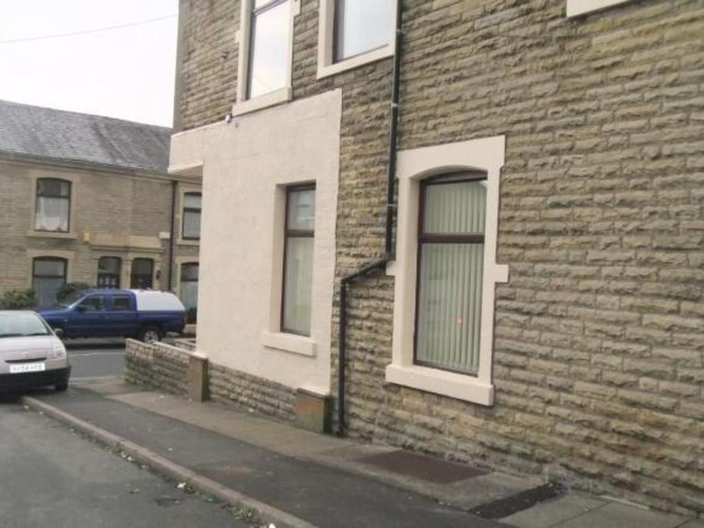Greenway Street, Darwen BB3 2 bed ground floor flat £45,000