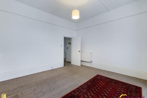 1 bedroom flat to rent, Pevensey Road, Eastbourne, BN22