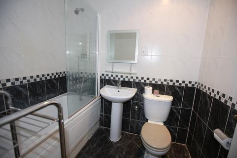 2 bedroom flat to rent, Kensington Hights, HA1