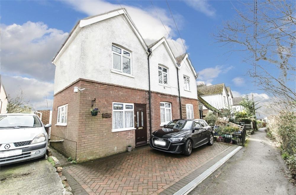 Fair Oak Road, EASTLEIGH, Hampshire 4 bed semidetached