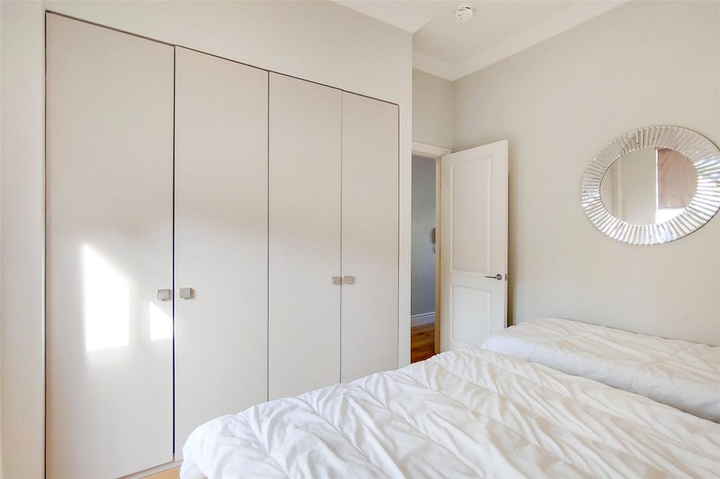 Apartment in London - More