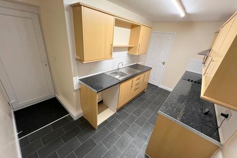 2 bedroom terraced house to rent, Radcliffe, Manchester M26