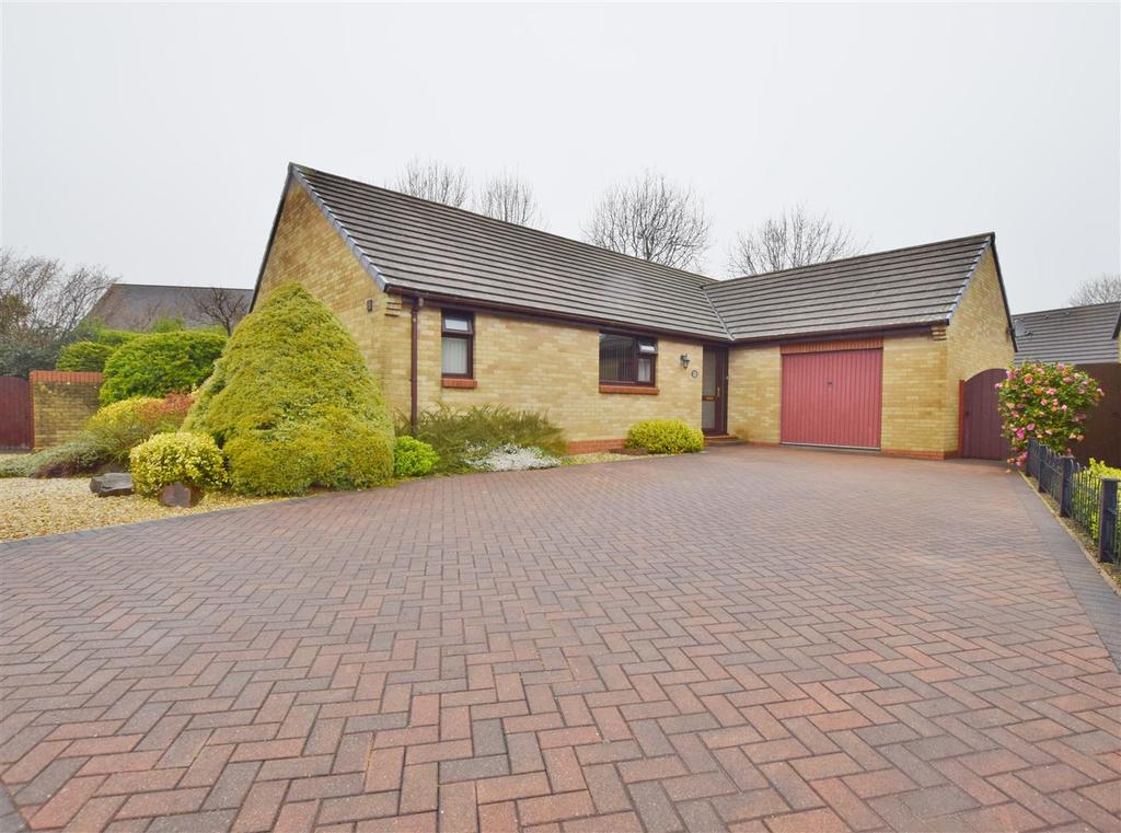 Redhill Park, Haverfordwest 4 bed detached bungalow £260,000
