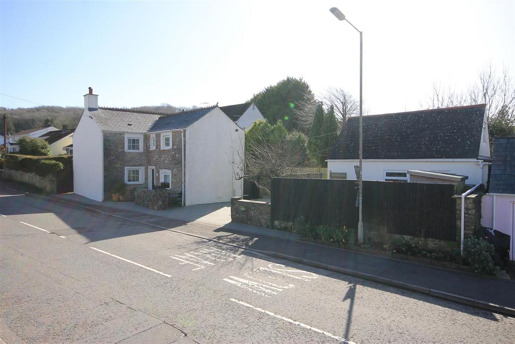 Wick Road, Ewenny 5 bed detached house £475,000