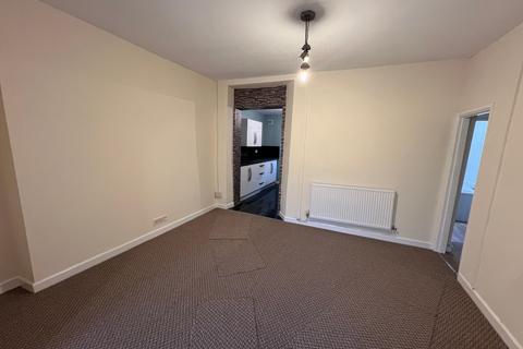 3 bedroom terraced house to rent, Miskin Road Trealaw - Tonypandy