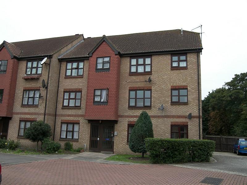 Turnstone Close, London E13 1 bed flat to rent £1,000 pcm (£231 pw)