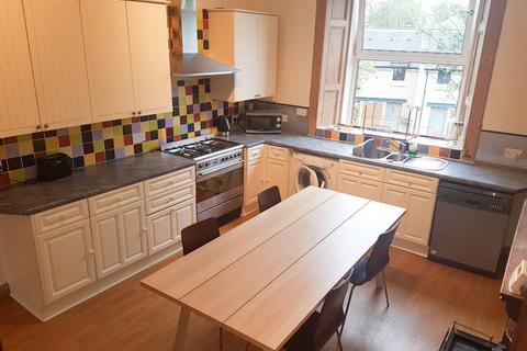 4 bedroom flat to rent, Morningside Road, Morningside, Edinburgh, EH10